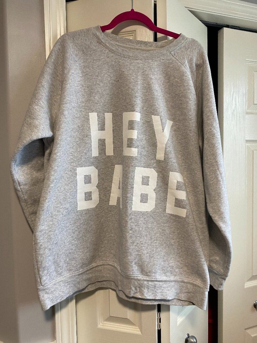 🤍 BRUNETTE Big Sister Fit Sweater – “HEY BABE” (Grey) 🤍